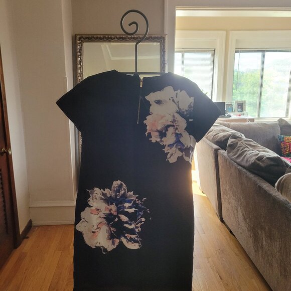 Vince Camuto Sheath Dress - Picture 6 of 6